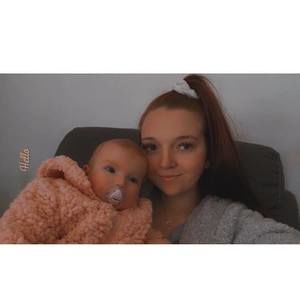 Meet your Posher, Chloe